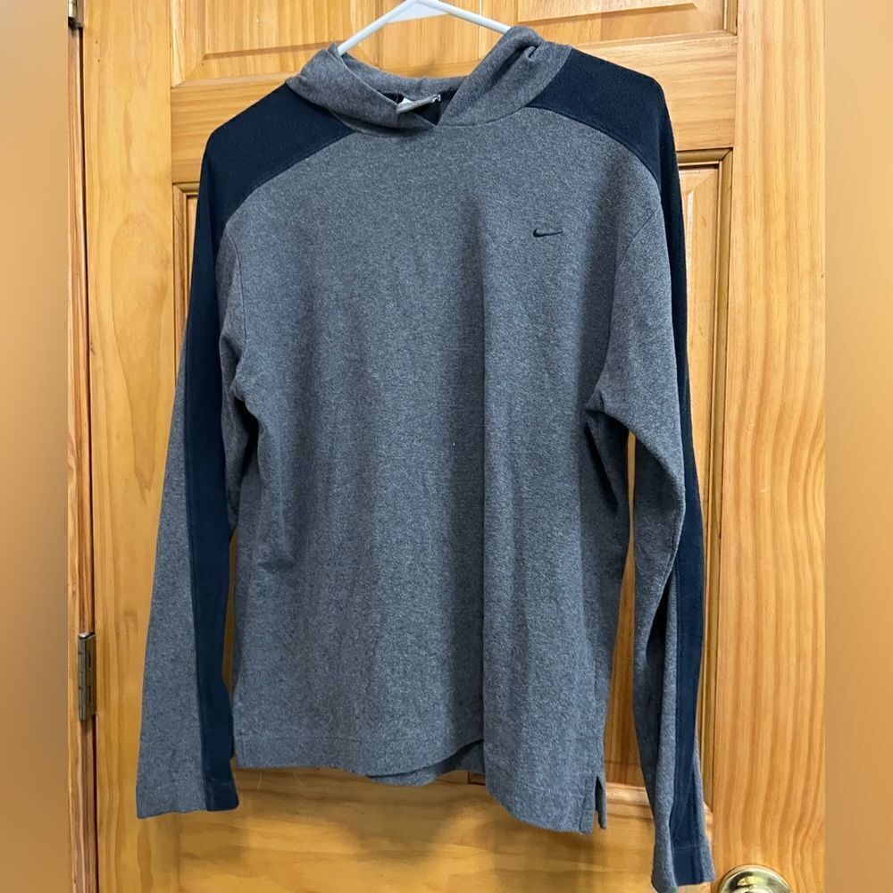 Nike men’s gray hoodie size M